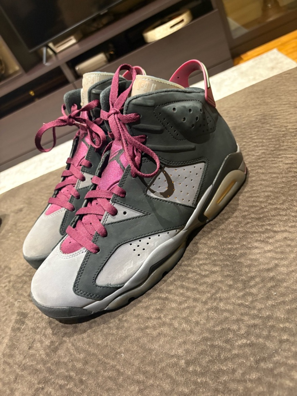 Jordan 6 Men 9.5 Bordeaux